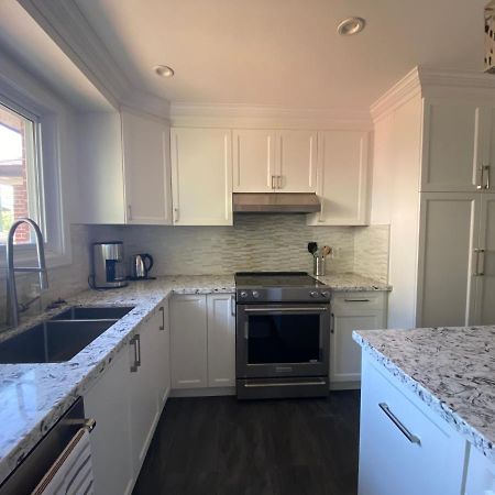 Yonge And Finch Subway !L Spacious & Bright Private Bedroom With Shared Amenties Торонто Екстериор снимка