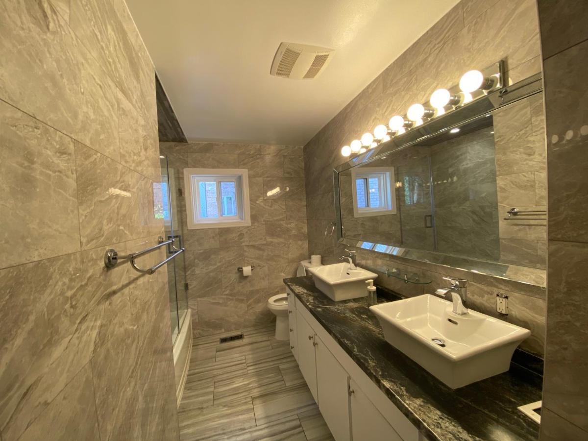 Yonge And Finch Subway !L Spacious & Bright Private Bedroom With Shared Amenties Торонто Екстериор снимка