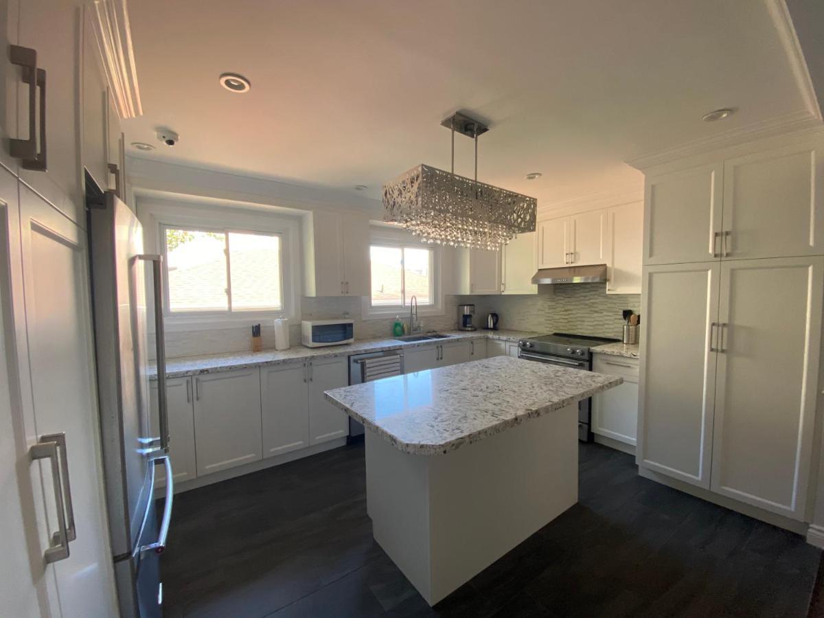Yonge And Finch Subway !L Spacious & Bright Private Bedroom With Shared Amenties Торонто Екстериор снимка