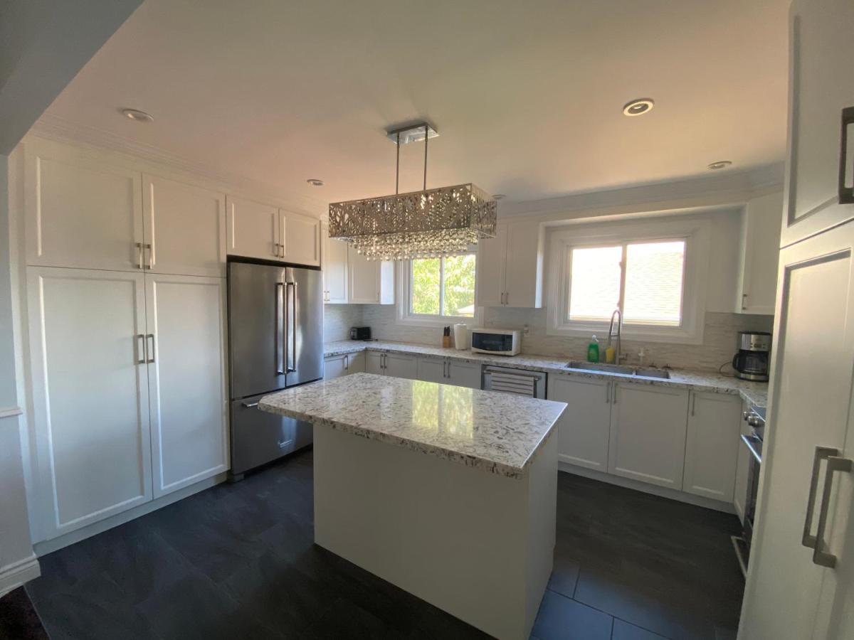 Yonge And Finch Subway !L Spacious & Bright Private Bedroom With Shared Amenties Торонто Екстериор снимка